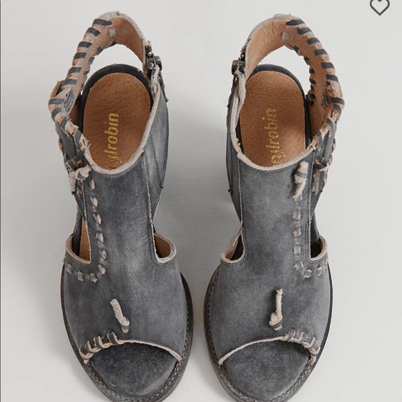 ISO- Loki Heeled sandals size 6 - not for sale - Picture 3 of 4